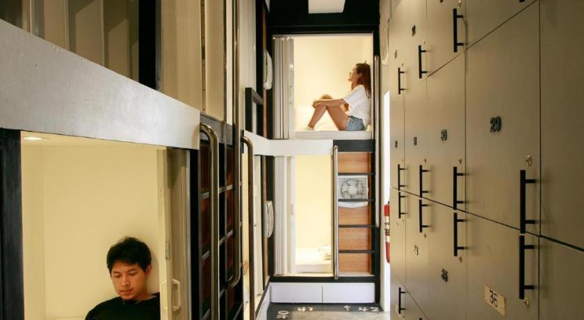 Sleepbox Hostel Suratthani Surat Thani Exterior photo