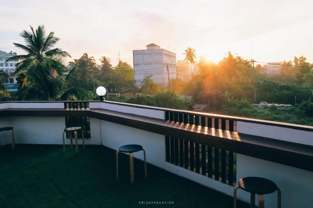 Sleepbox Hostel Suratthani Surat Thani Exterior photo