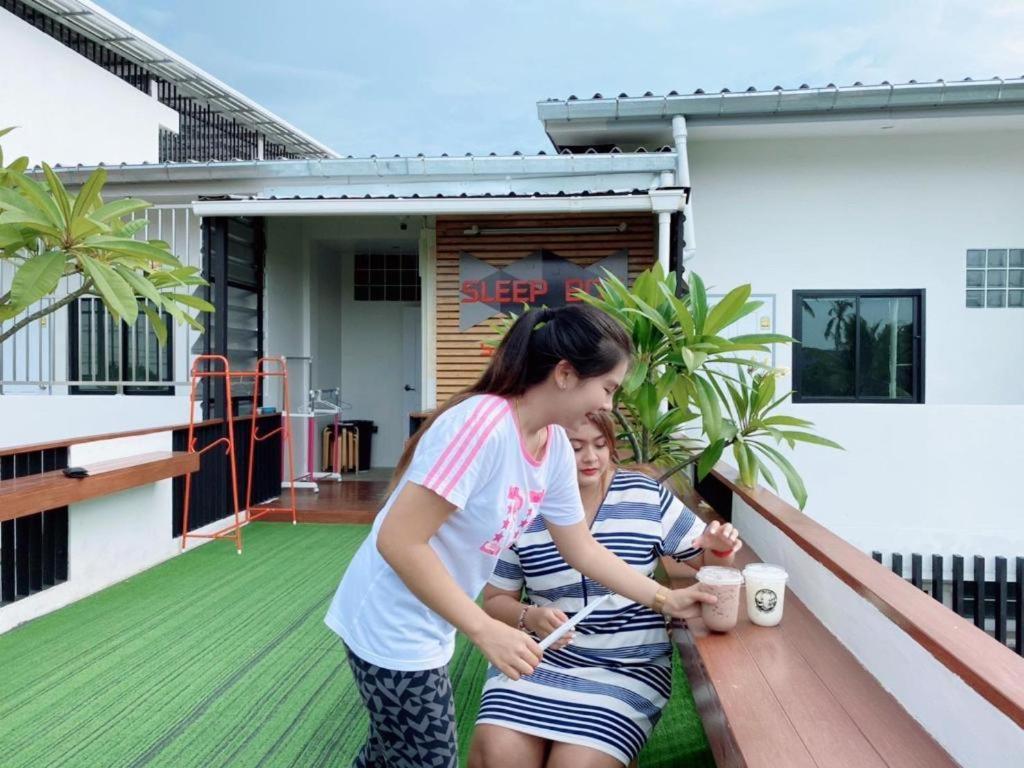 Sleepbox Hostel Suratthani Surat Thani Exterior photo