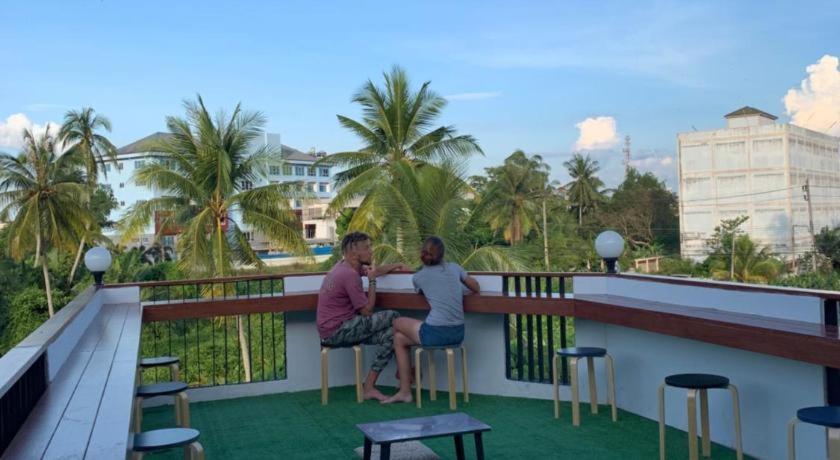 Sleepbox Hostel Suratthani Surat Thani Exterior photo