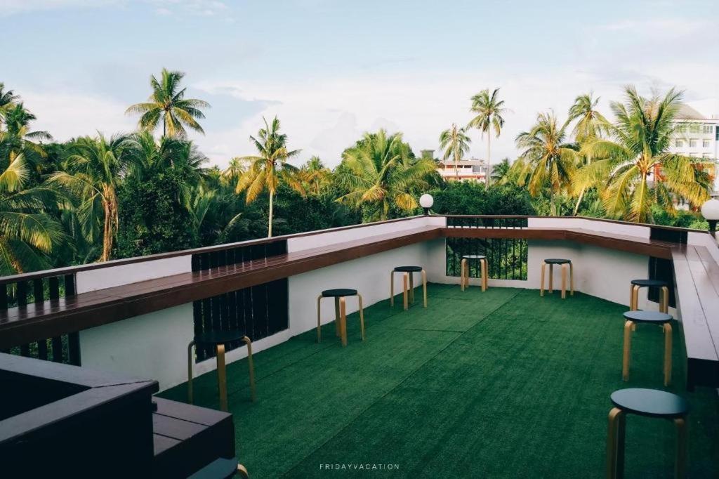Sleepbox Hostel Suratthani Surat Thani Exterior photo